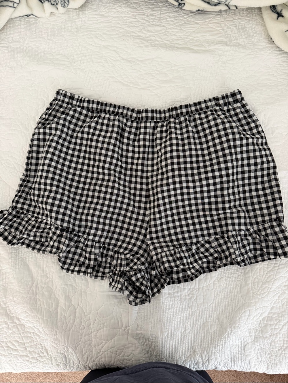 SHEIN Black & White Gingham Ruffle-Hem High Waist Shorts